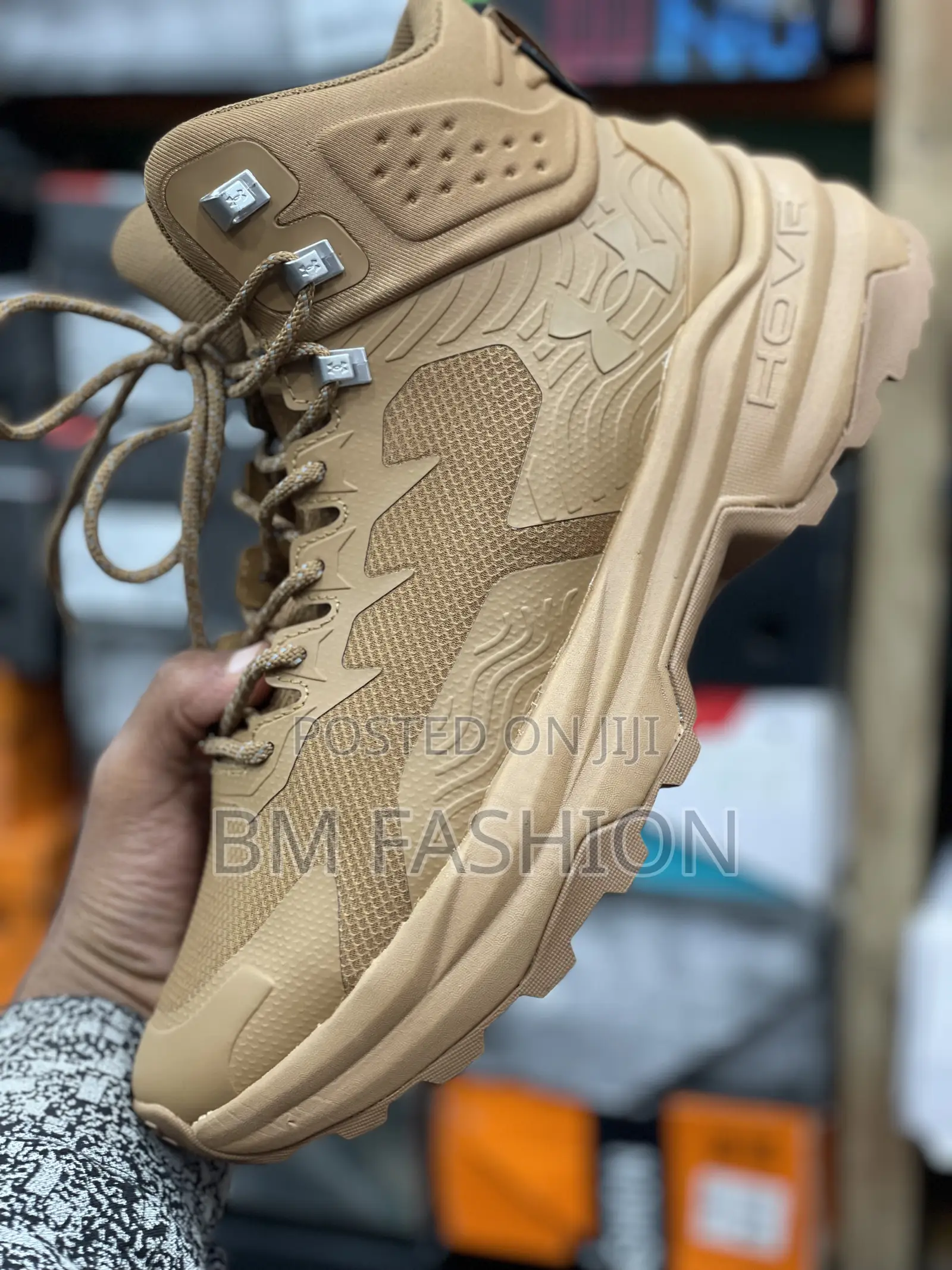 Under Armour Kaki Color Mid Boots