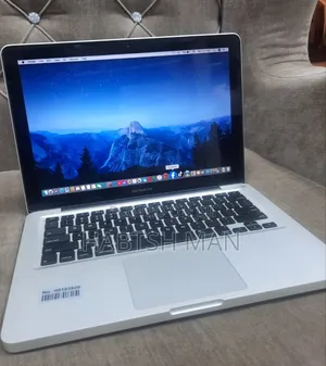 Photo - New Laptop Apple MacBook Pro 2011 8GB Intel Core I5 HDD 500GB