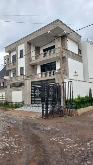 9bdrm House in Addis Abeba, Bole for sale