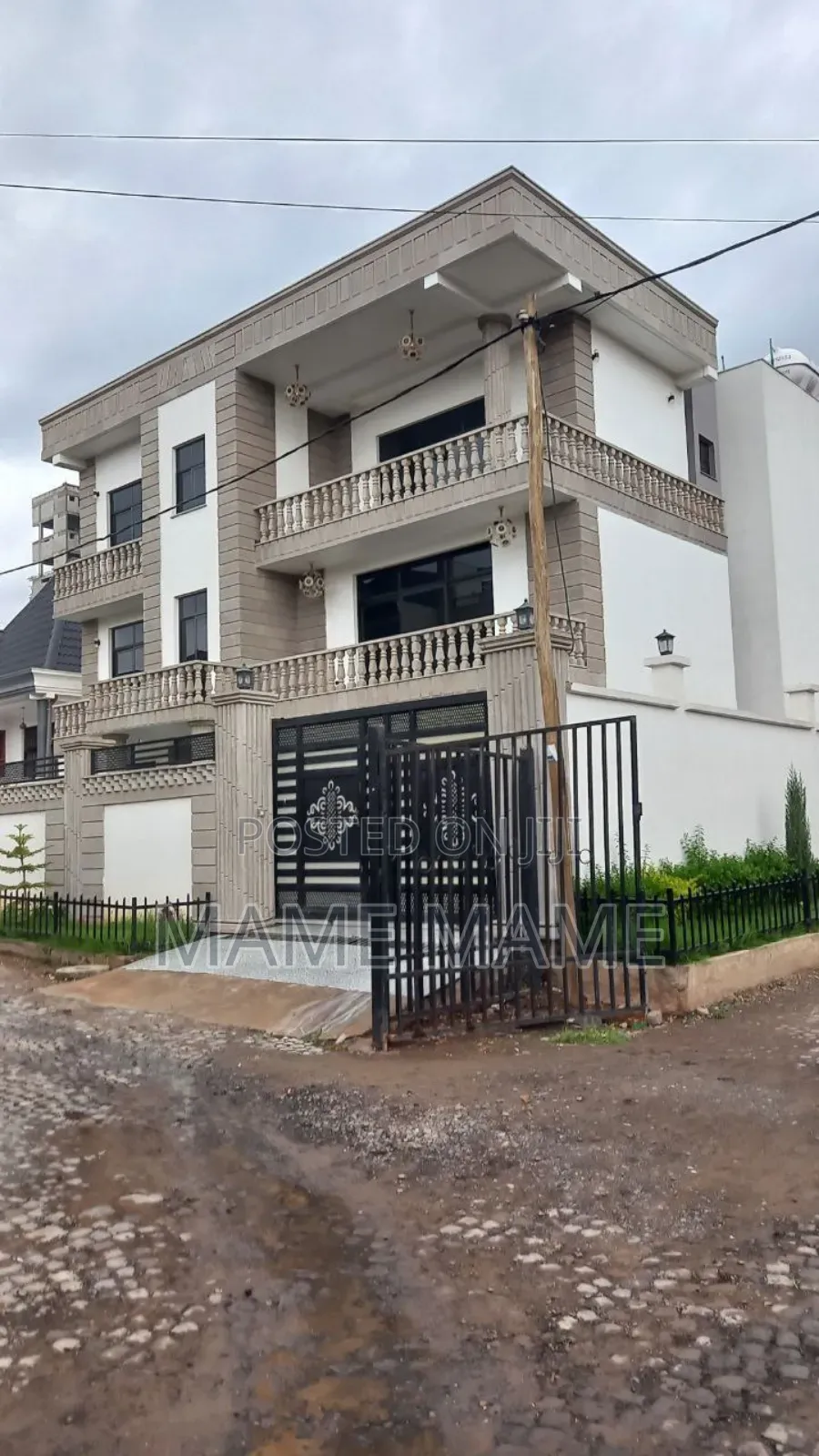 9bdrm House in Addis Abeba, Bole for sale