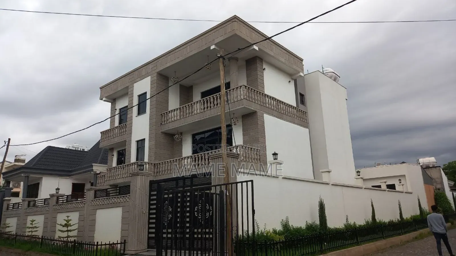 9bdrm House in Addis Abeba, Bole for sale