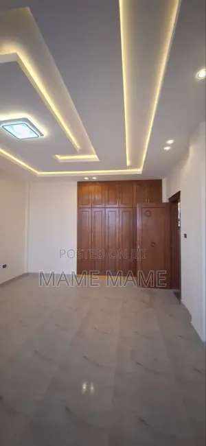 8bdrm House in Addis Abeba, Bole for sale