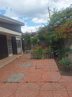 5bdrm House in Addis Abeba, Bole for sale