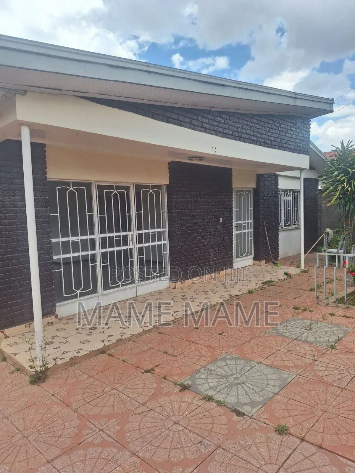 5bdrm House in Addis Abeba, Bole for sale