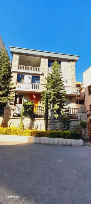 7bdrm House in Addis Abeba, Bole for sale