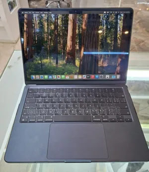 New Laptop Apple MacBook Air 2022 M2 8GB Apple M2 SSD 256GB