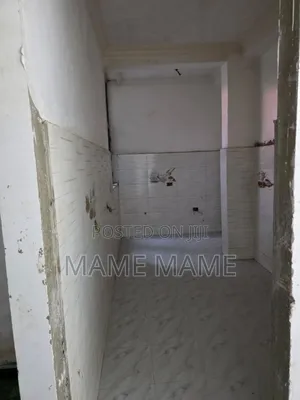 8bdrm House in Addis Abeba, Bole for sale