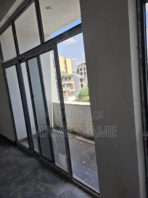 8bdrm House in Addis Abeba, Bole for sale