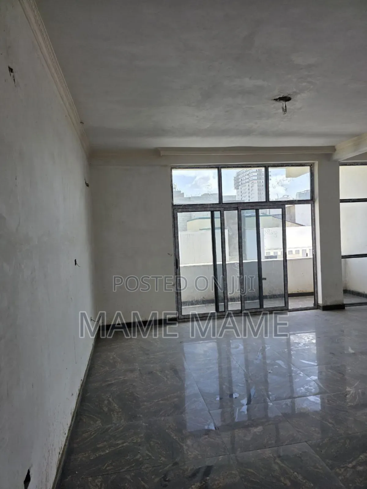 8bdrm House in Addis Abeba, Bole for sale