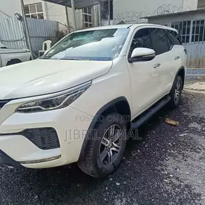 Photo - Toyota Fortuner 2024 Day to Day Rental Service