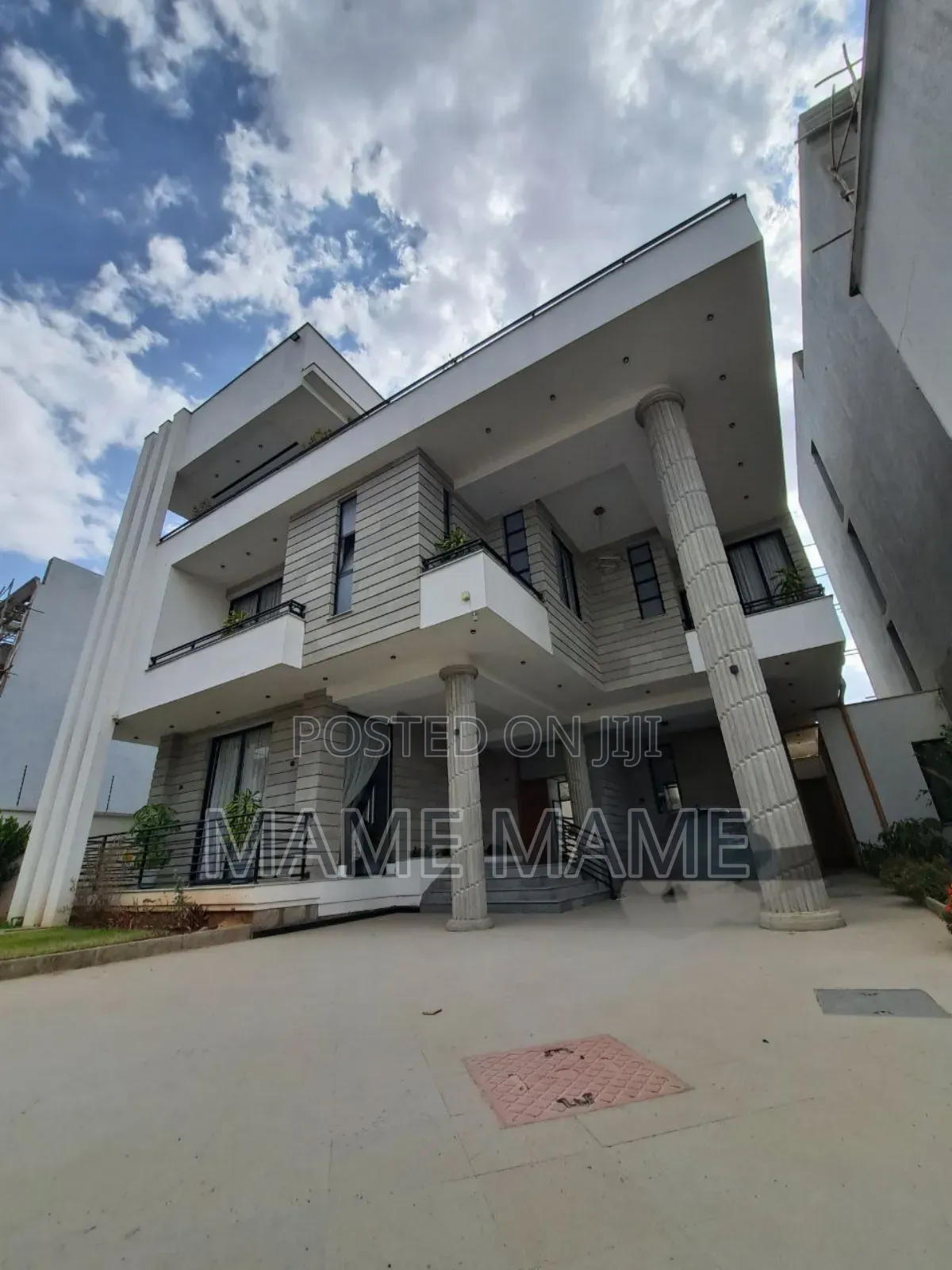 8bdrm House in Addis Abeba, Bole for sale