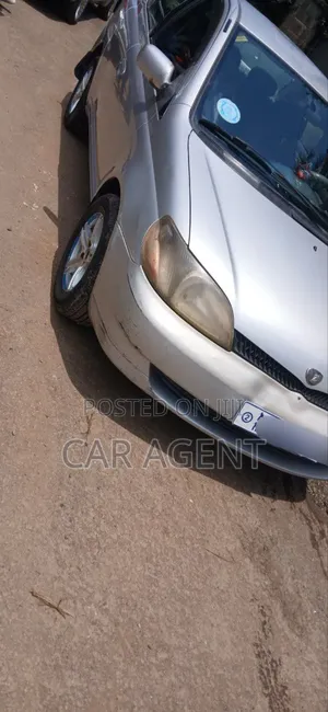 Toyota Platz 2001 Silver