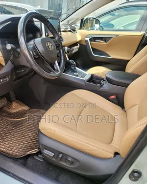 Toyota RAV4 2020 Green