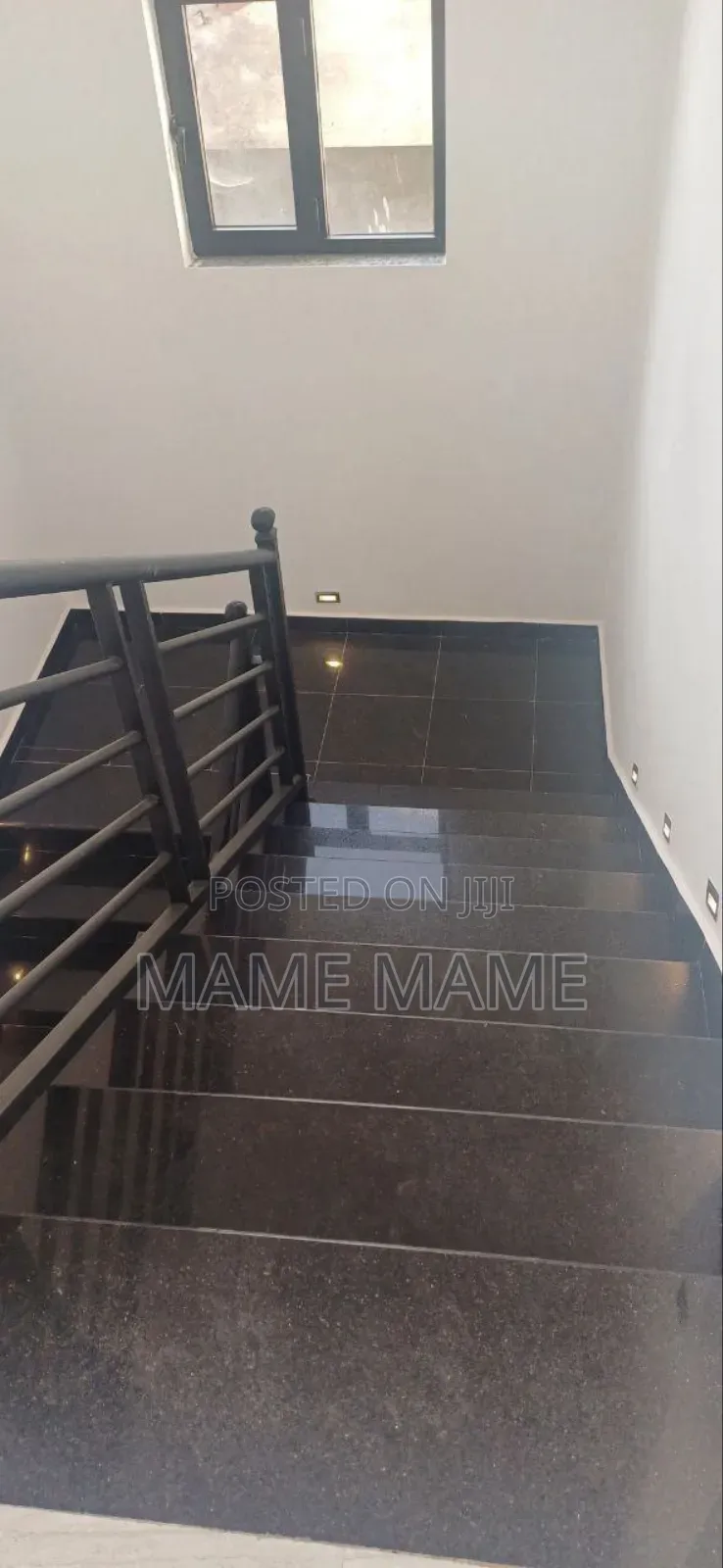 5bdrm House in Addis Abeba, Bole for sale