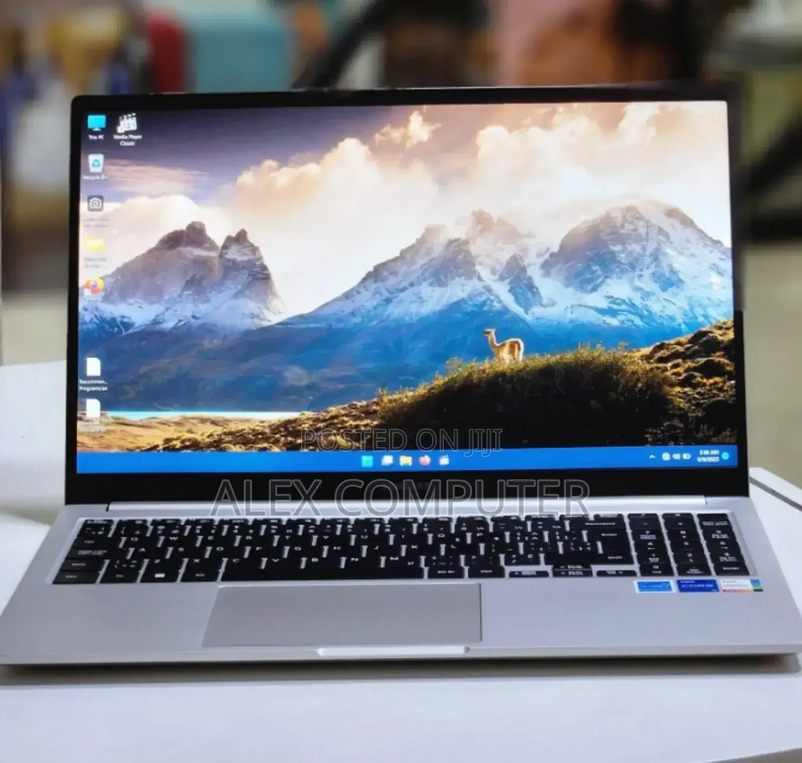 New Laptop Samsung 8GB Intel Core I5 SSD 256GB