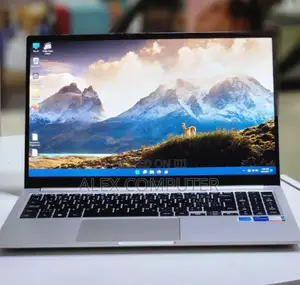 New Laptop Samsung 8GB Intel Core I5 SSD 256GB