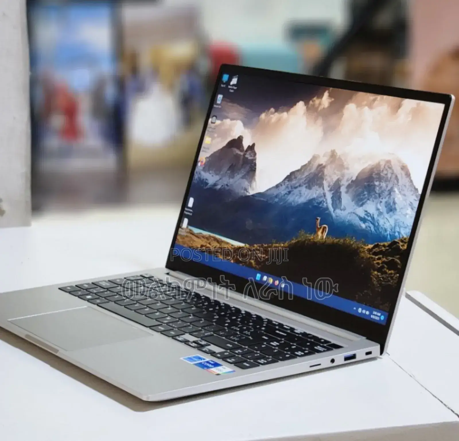 New Laptop Samsung 8GB Intel Core I5 SSD 256GB