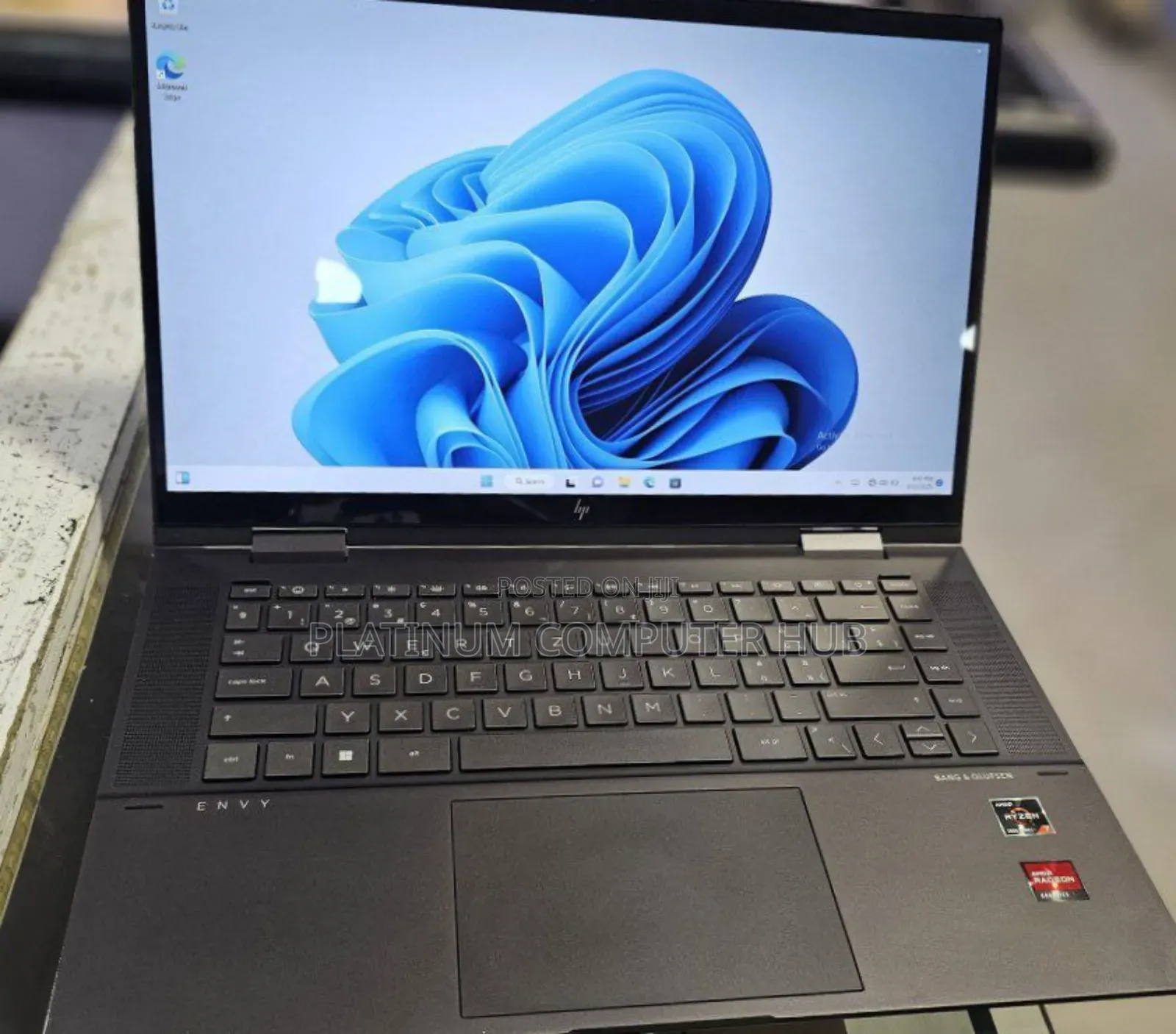 New Laptop HP Envy X360 16GB AMD Ryzen 7 SSD 512GB