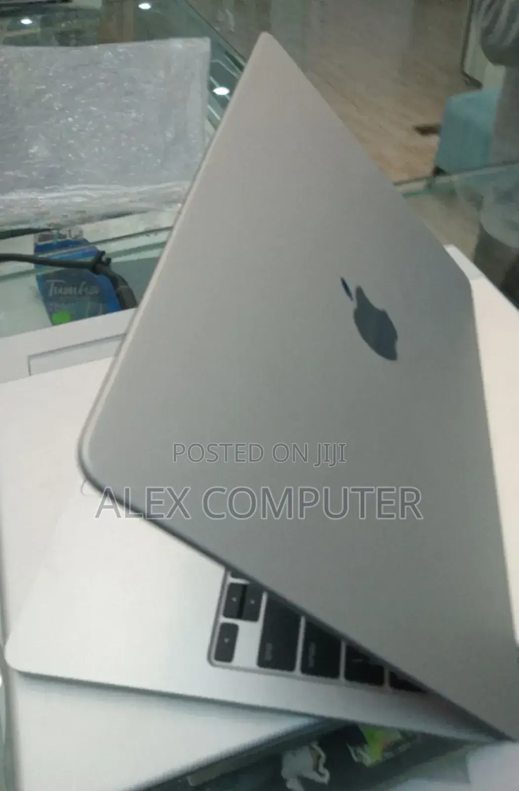 New Laptop Apple MacBook Air 2024 M3 13-Inch 16GB Apple M3 SSD 512GB