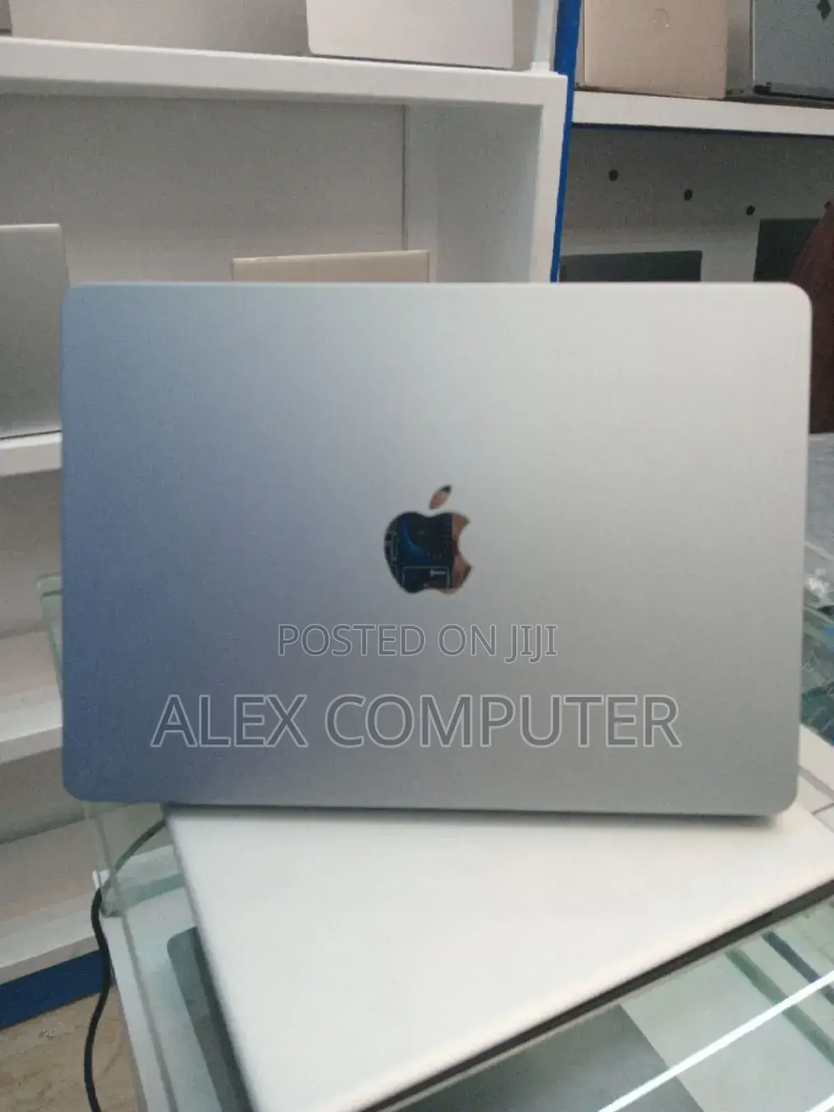 New Laptop Apple MacBook Air 2024 M3 13-Inch 16GB Apple M3 SSD 512GB