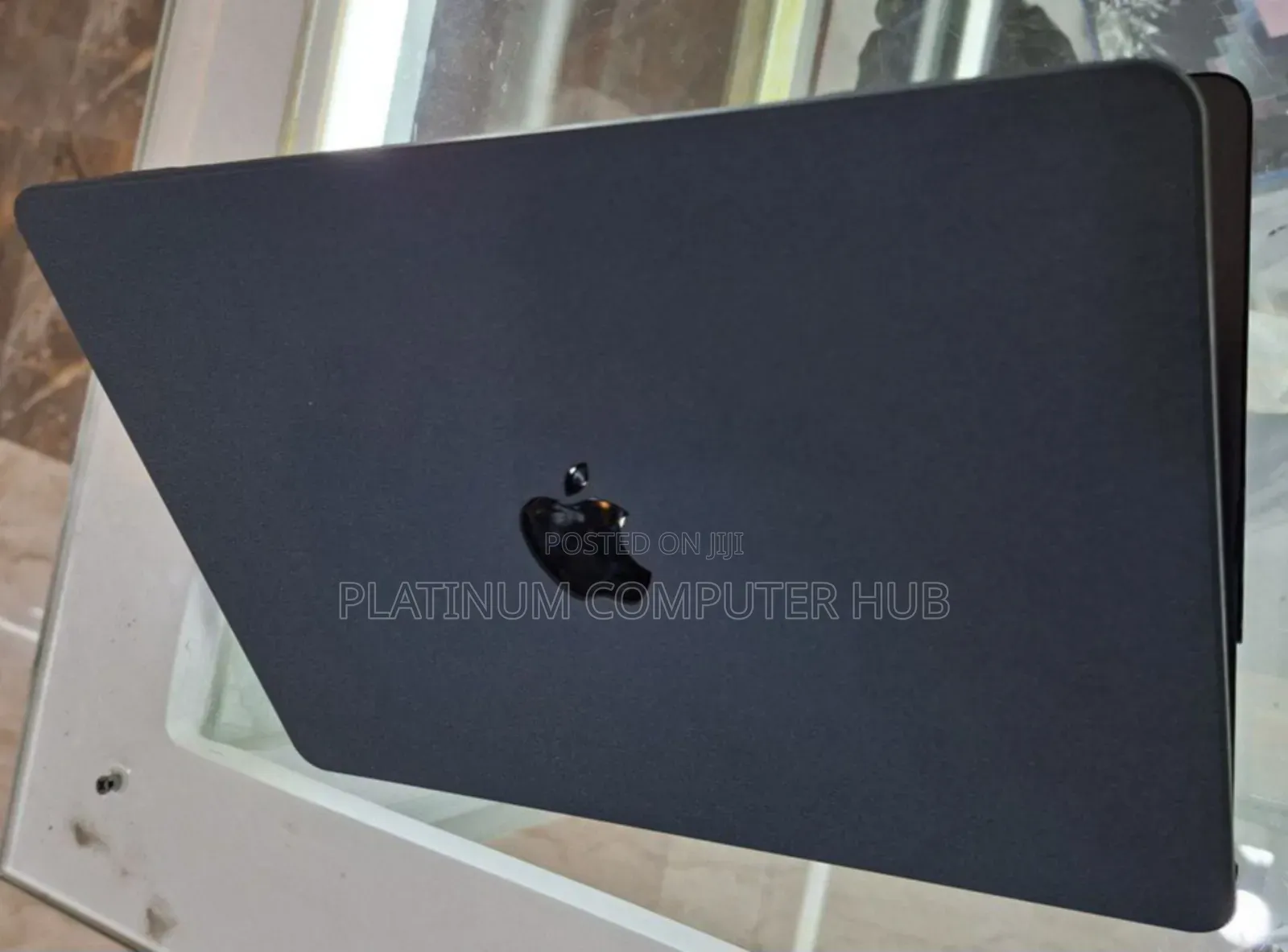 New Laptop Apple MacBook Air 2022 M2 8GB Apple M2 SSD 256GB