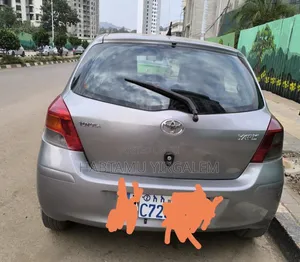 Toyota Yaris 2010 Gray