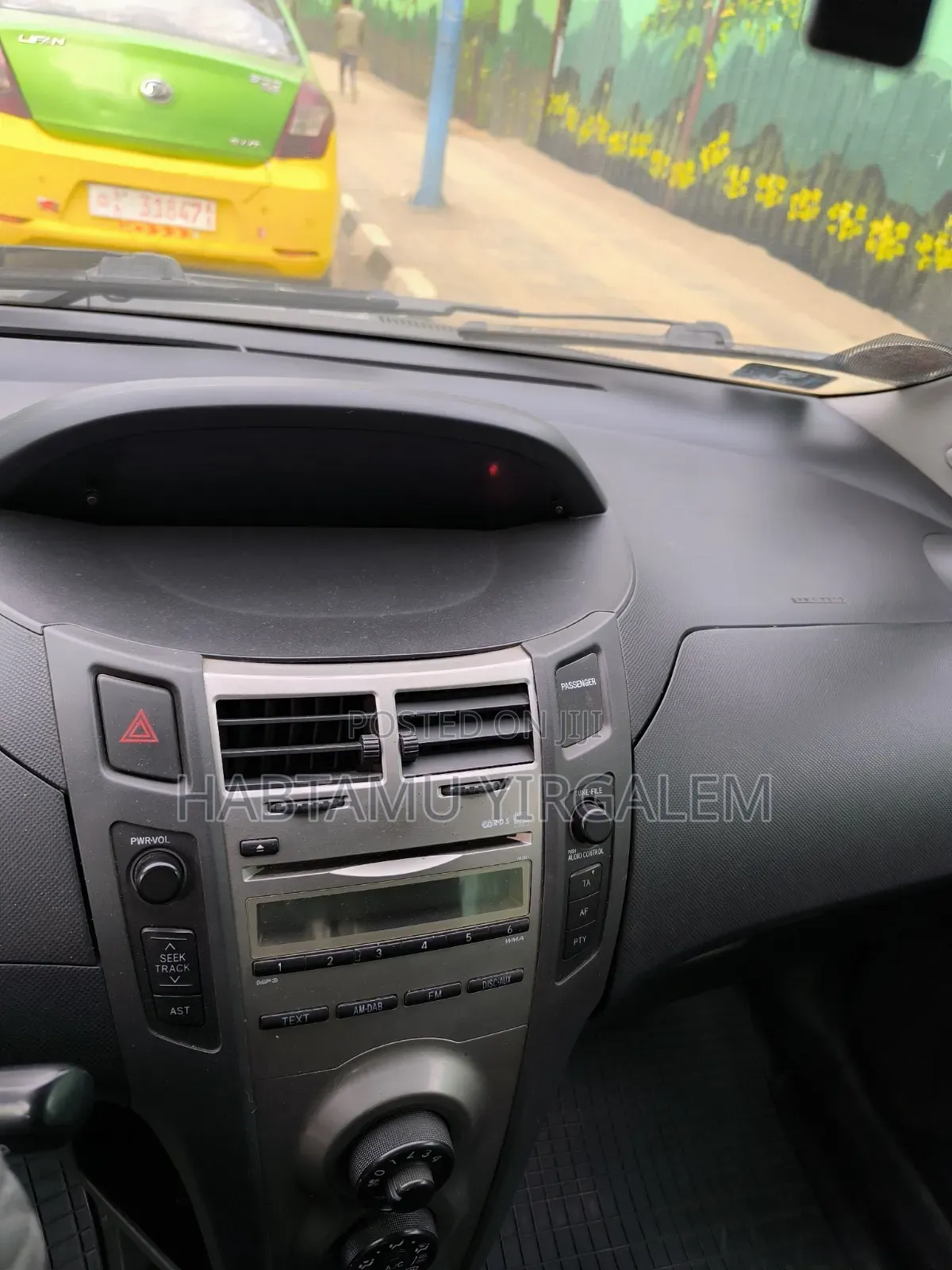 Toyota Yaris 2010 Gray