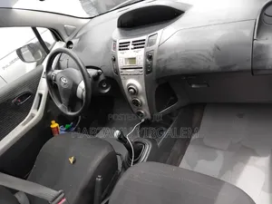 Toyota Yaris 2010 Gray