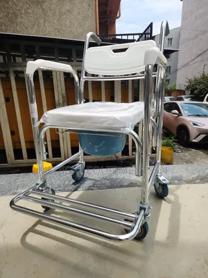Photo - Commode Wheelchair腔裏commode Wheelchair胂你toilet Wheelchair
