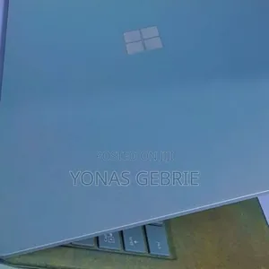 New Laptop Microsoft Surface 8GB Intel Core i5 SSD 256GB