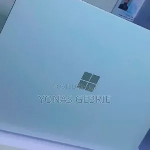 New Laptop Microsoft Surface 8GB Intel Core i5 SSD 256GB