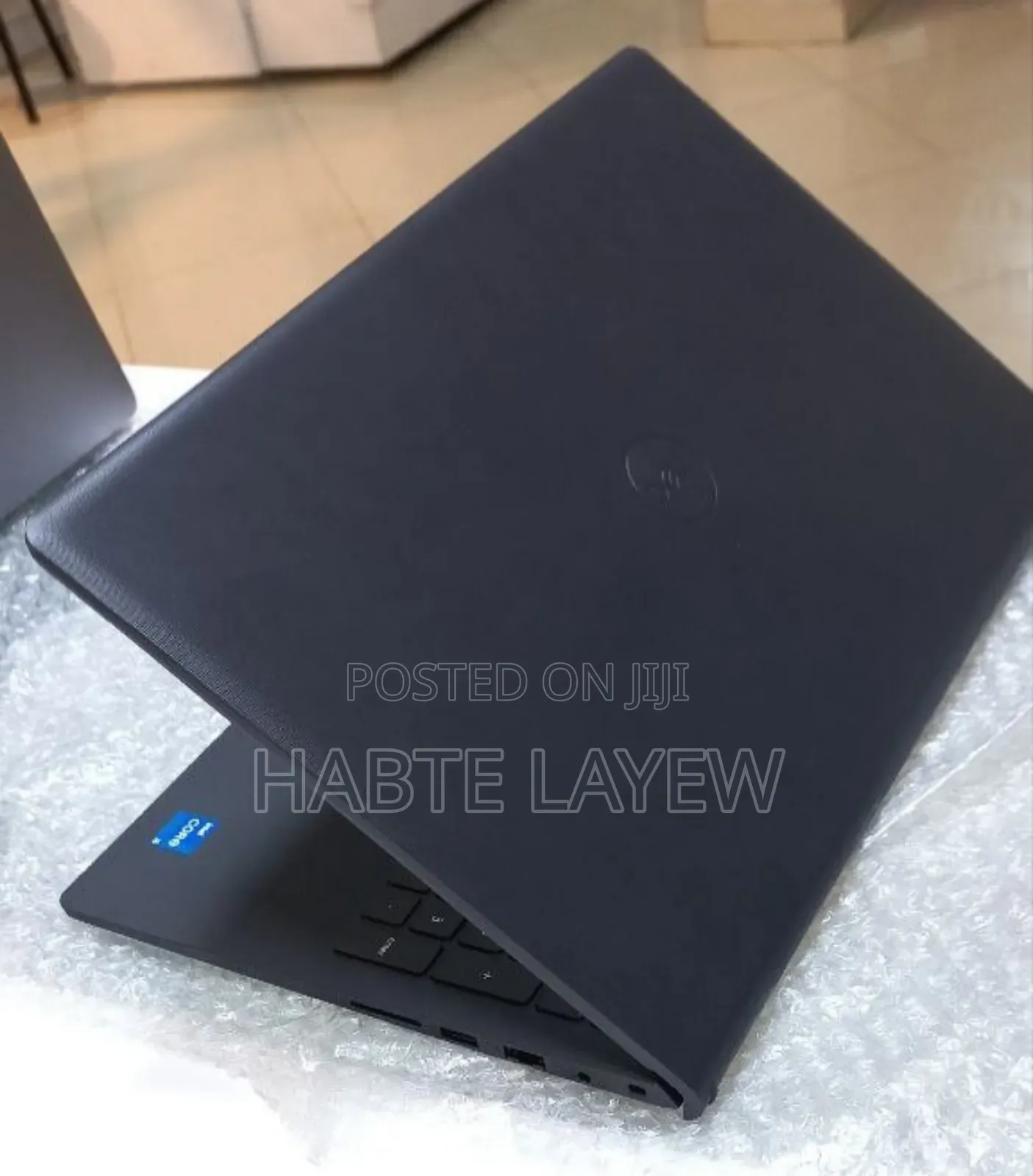 New Laptop Dell Vostro 3520 8GB Intel Core I5 SSD 1T