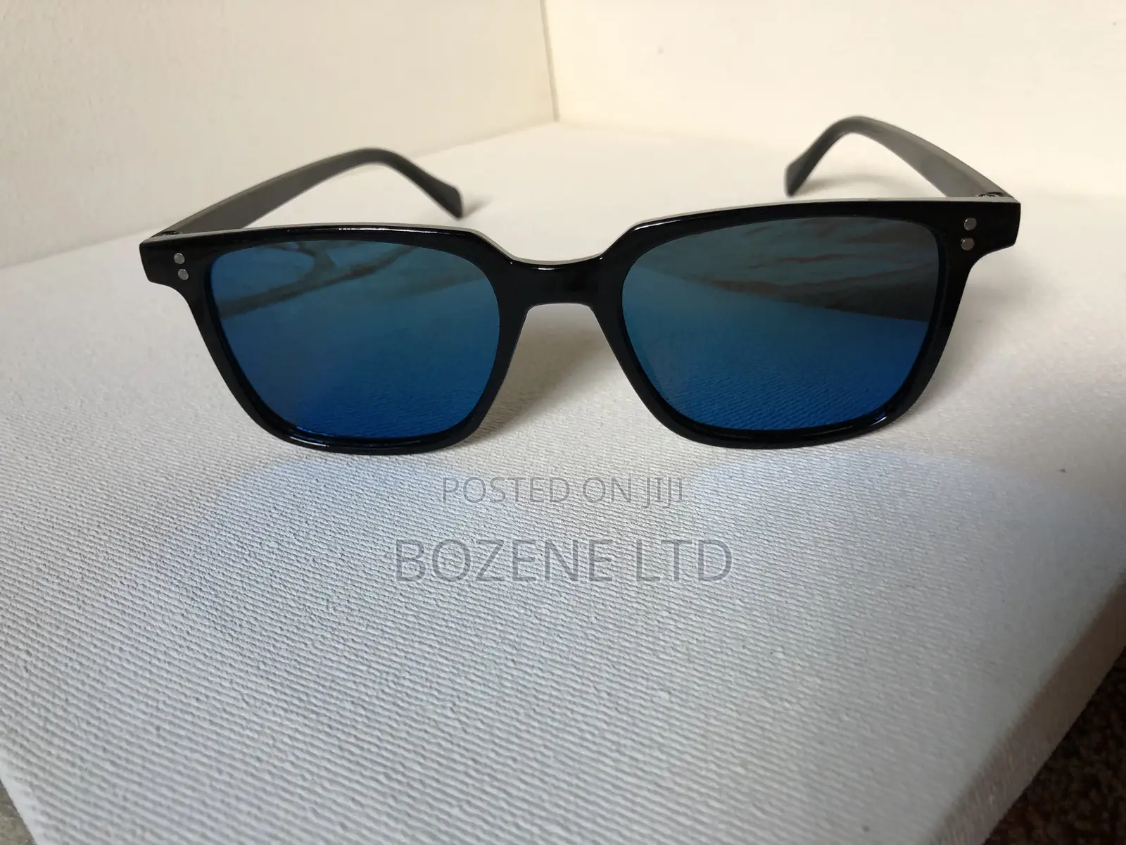 Sunglass (Dark Blue/Rectangular)