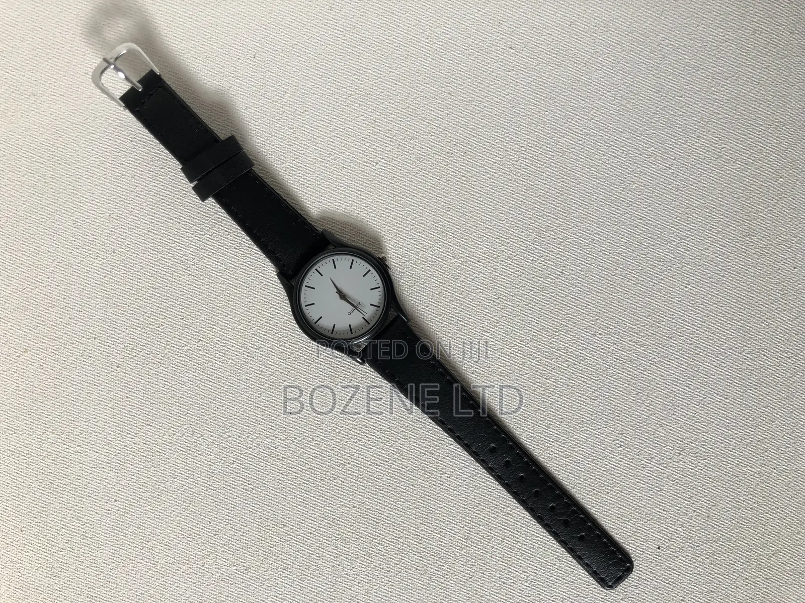 Watch(Analog/White on Black)