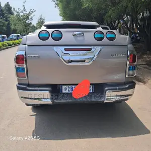 Toyota Hilux 2018 Brown