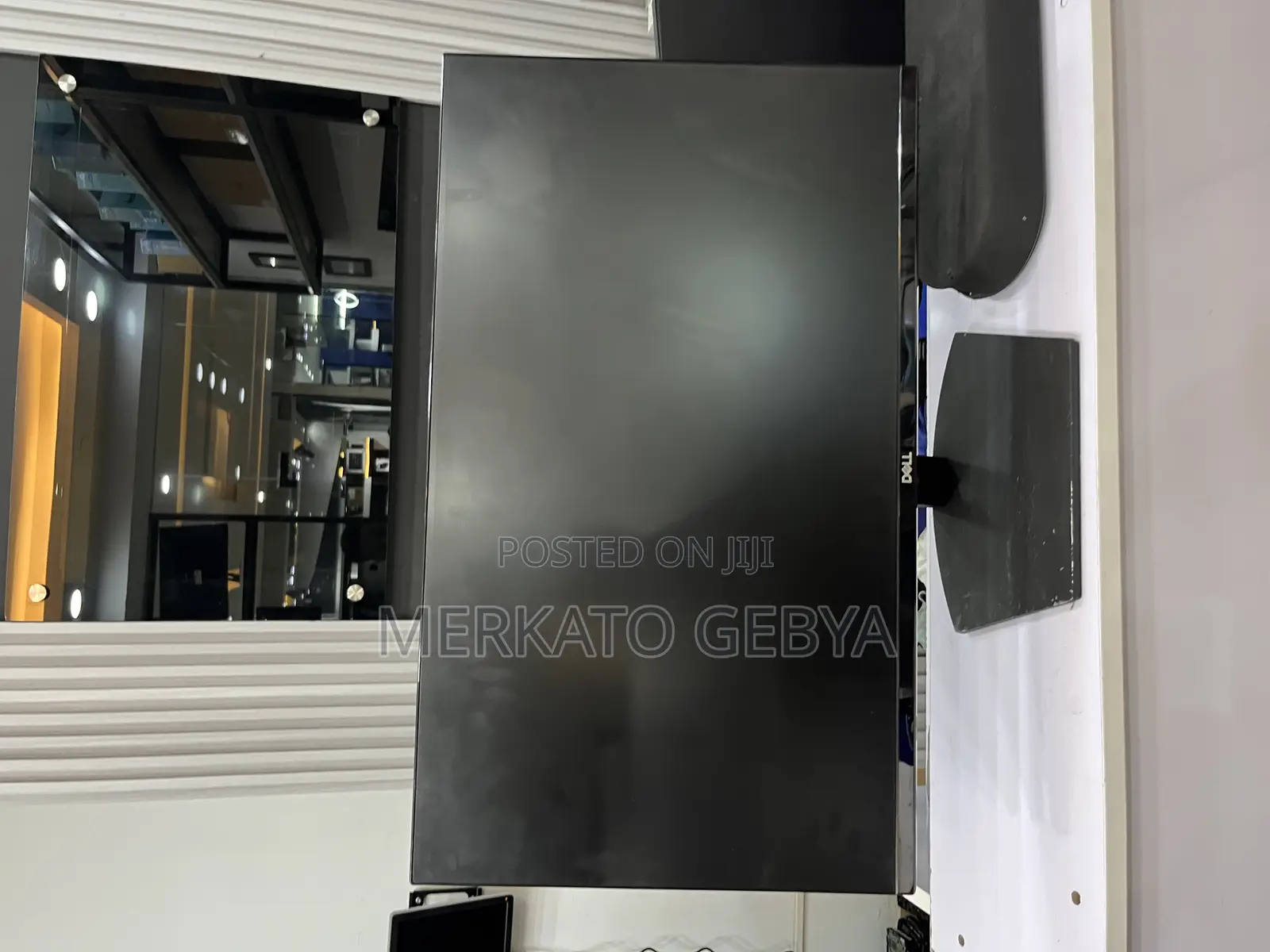 New Dell 27 Inch Frameless Monitor   Display :