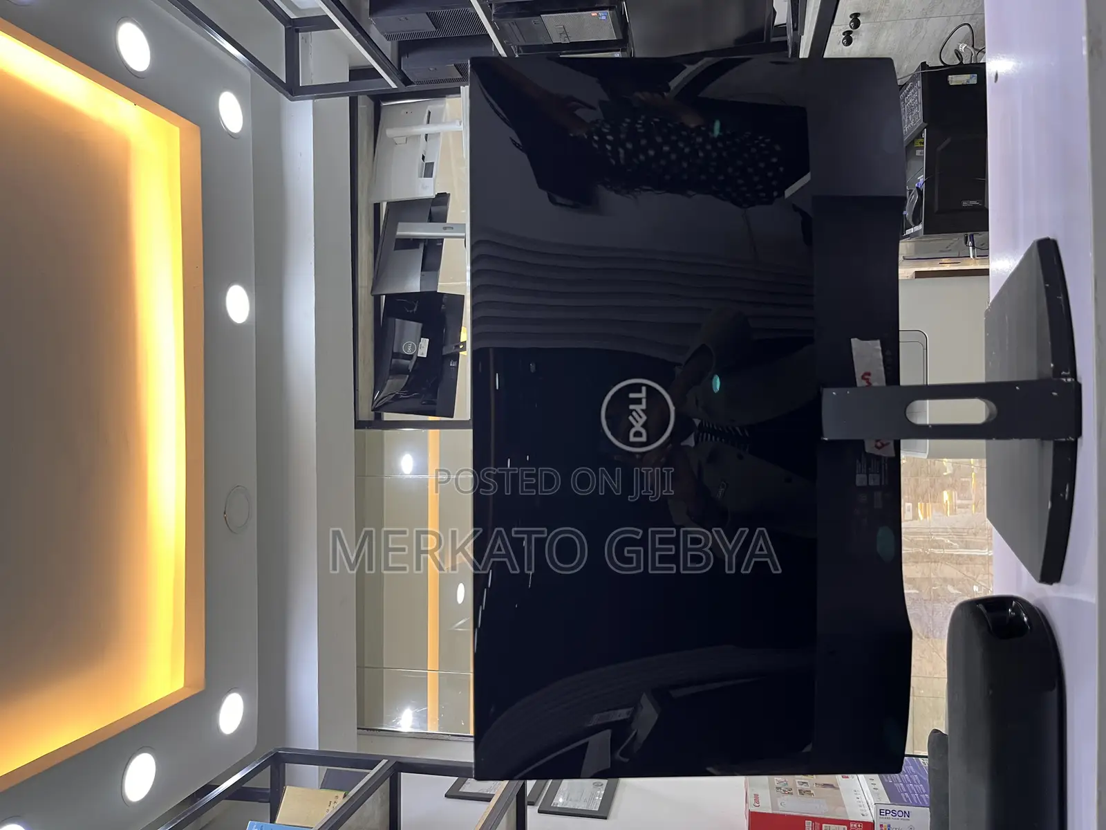 New Dell 27 Inch Frameless Monitor   Display :