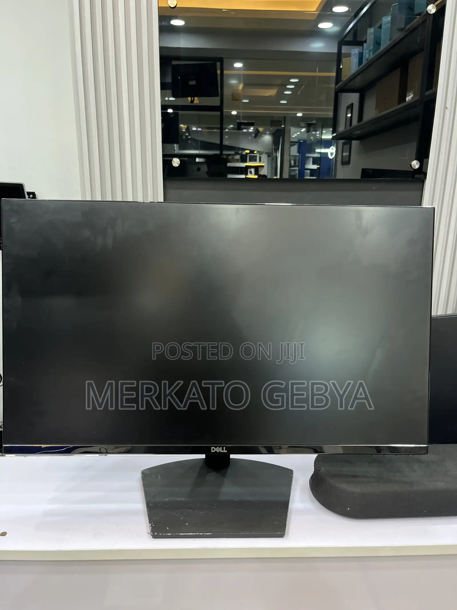 New Dell 27 Inch Frameless Monitor   Display :