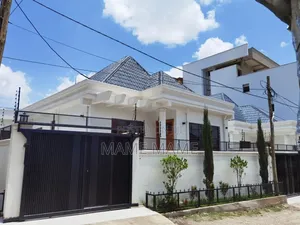 5bdrm Villa in Addis Abeba, Bole for sale