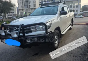 Toyota Hilux 2019 White
