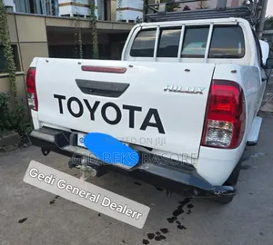Toyota Hilux 2019 White