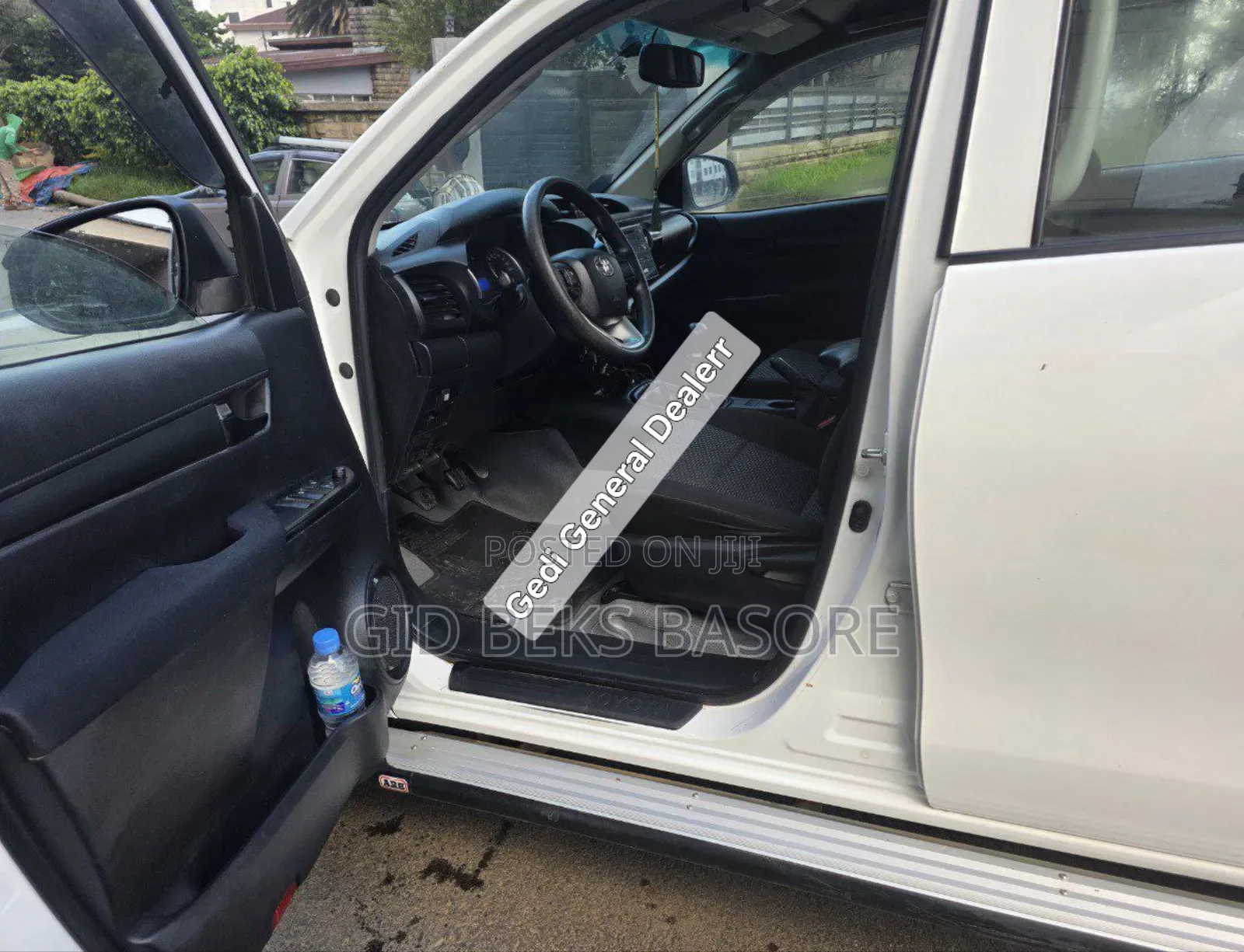 Toyota Hilux 2019 White