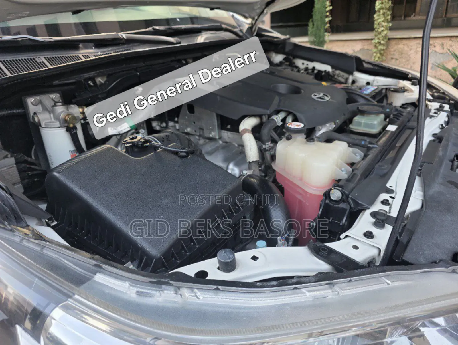 Toyota Hilux 2019 White