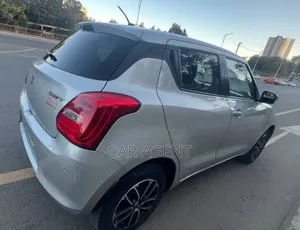 Photo - Suzuki Swift 2021 Silver