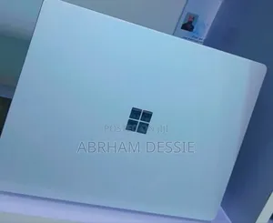 New Laptop Microsoft Surface 8GB Intel Core I5 SSD 256GB