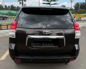 Toyota Land Cruiser Prado 2012 Gray