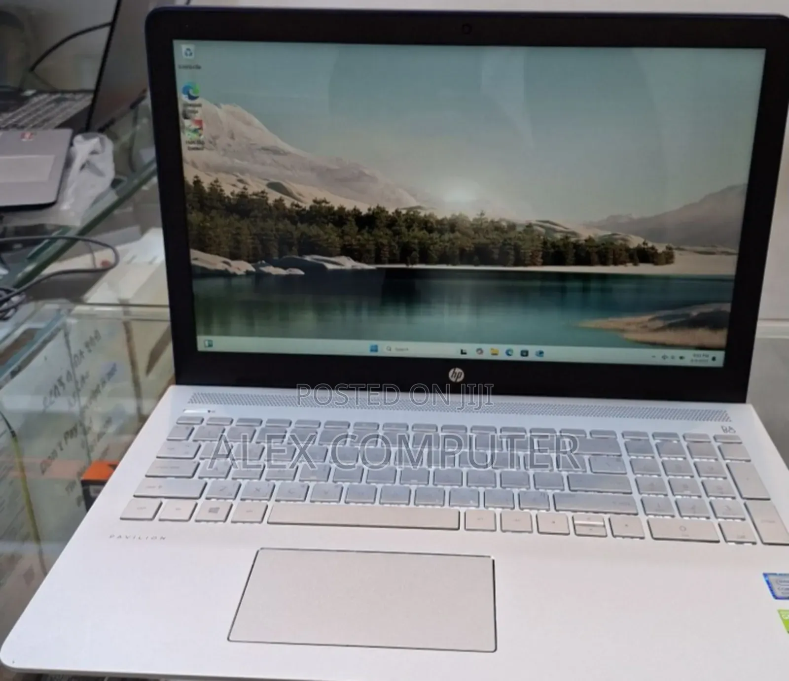 New Laptop HP Pavilion 15 8GB Intel Core I7 SSD 1T