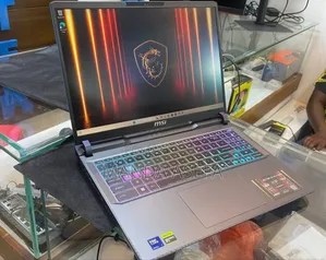 New Laptop MSI Vector 16 HX AI A2XWIG 16GB Intel Core Ultra 7 SSD 1T