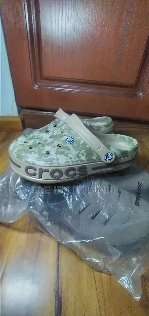 Photo - Classic Camo Clogs Crocs