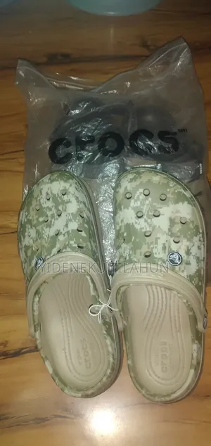 Classic Camo Clogs Crocs